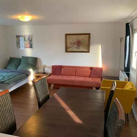Easy Travel: Central In Apartment Krefeld